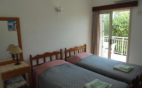 Niki Court Holiday Apartments